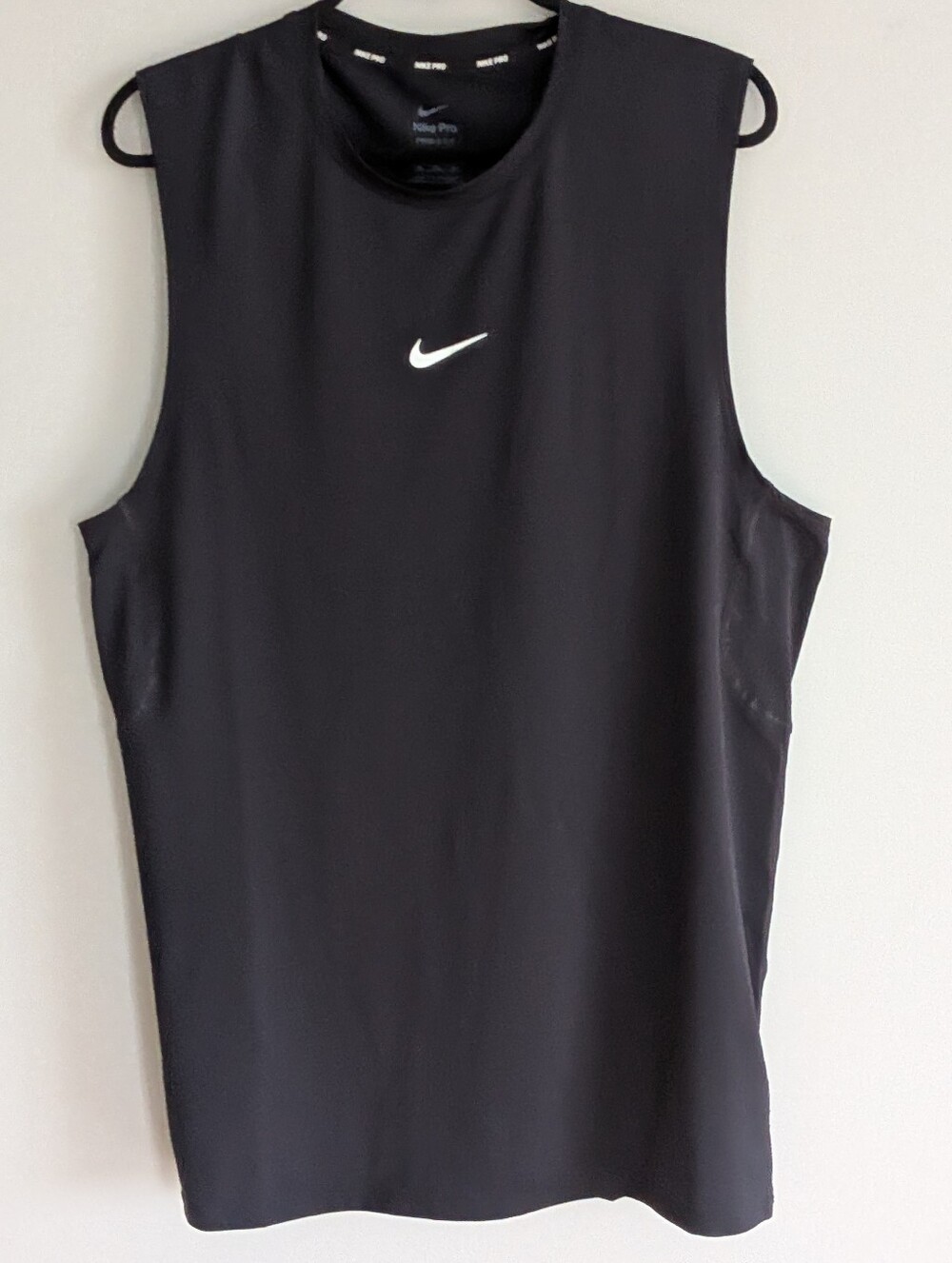 Nike Pro Dri-FIT black sleeveless athletic shirt in size XXL Slim Fit